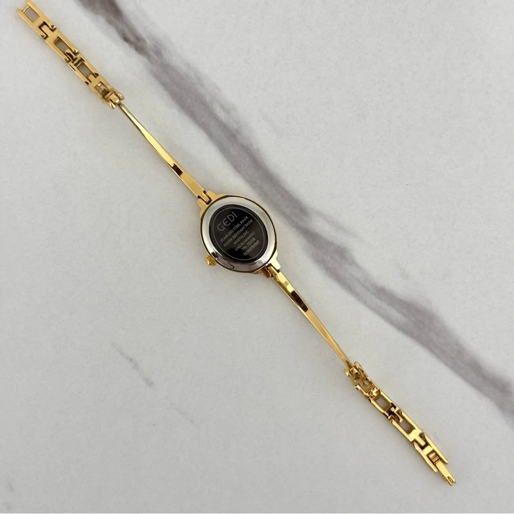 Tiny Retro Gold Vintage Inspired Women Round Y2K Bracelet Watch Stainless steel - Picture 5 of 6